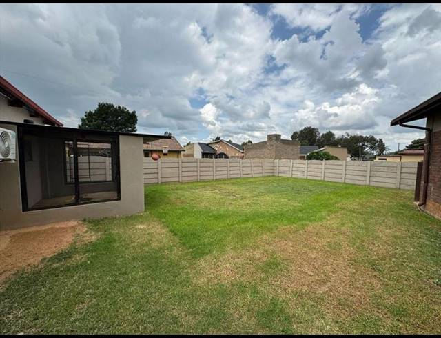 4 BEDROOM HOUSE FOR SALE IN VAN DYK PARK